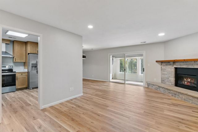 3446 Kingswood Place, Waterloo, IA 50701