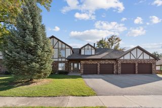3446 Kingswood Place, Waterloo, IA 50701