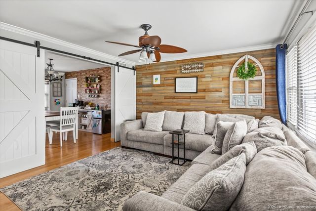 8836 W 93rd Place, Hickory Hills, IL 60457