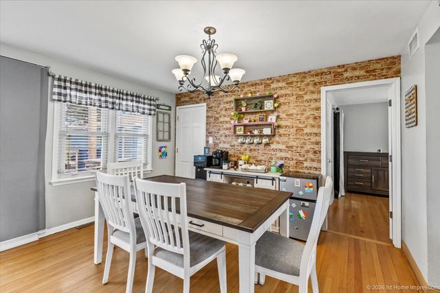 8836 W 93rd Place, Hickory Hills, IL 60457