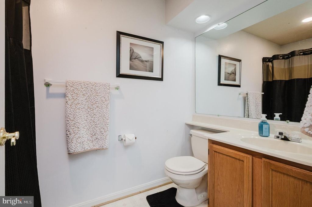 Image 34 of property listing at 304 SUNRAY CT, Abingdon, MD 21009