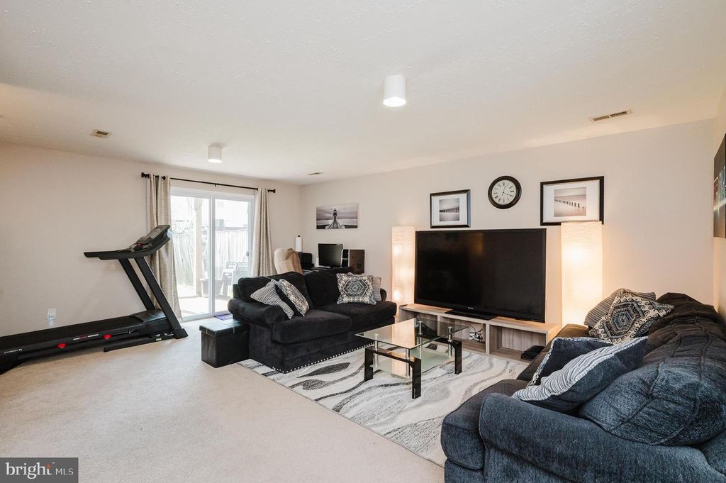 Image 35 of property listing at 304 SUNRAY CT, Abingdon, MD 21009