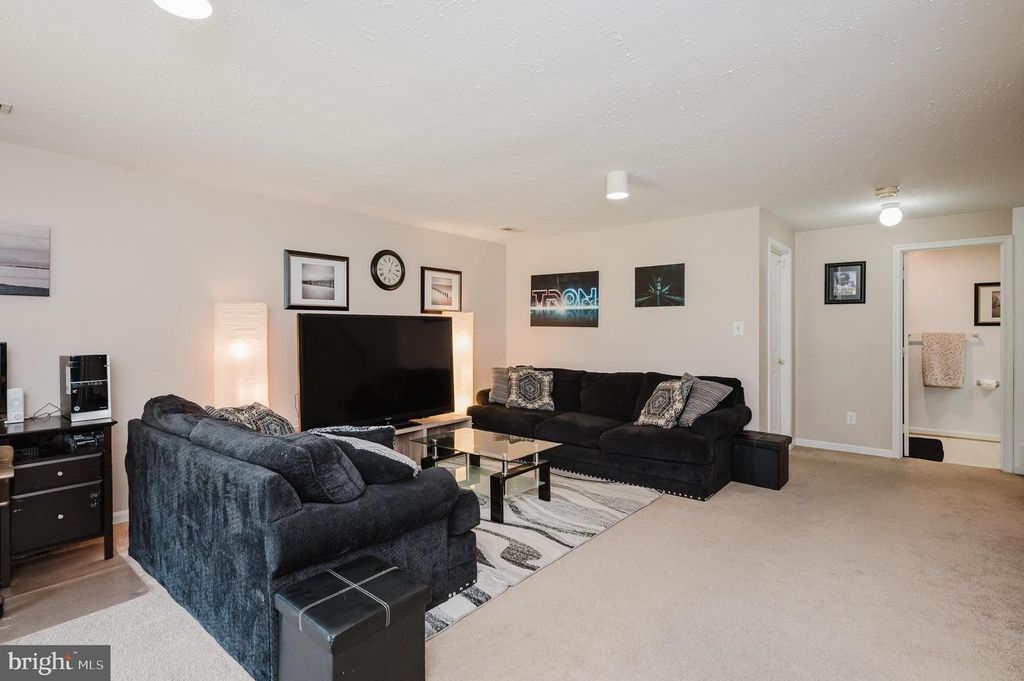 Image 36 of property listing at 304 SUNRAY CT, Abingdon, MD 21009