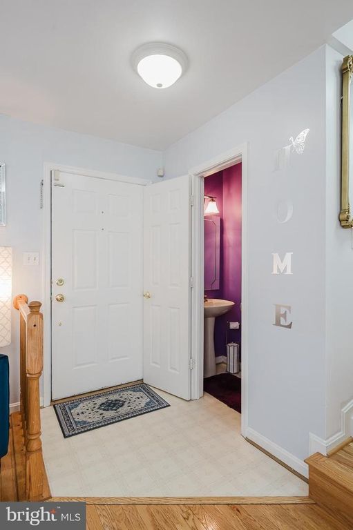 Image 5 of property listing at 304 SUNRAY CT, Abingdon, MD 21009