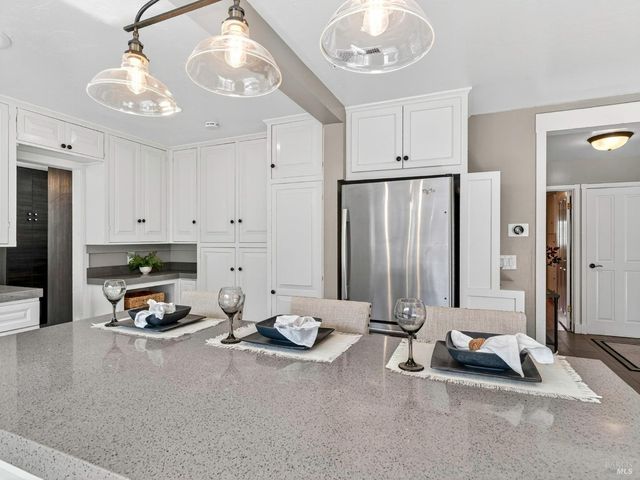 4894 Wagon Wheel Ln, Santa Rosa, CA 95409