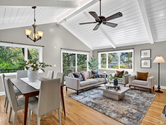 4894 Wagon Wheel Ln, Santa Rosa, CA 95409