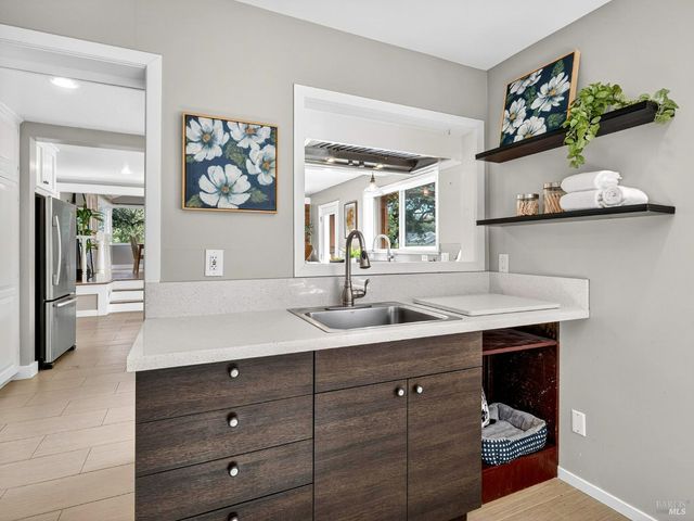 4894 Wagon Wheel Ln, Santa Rosa, CA 95409