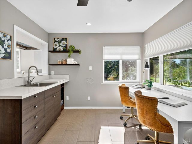 4894 Wagon Wheel Ln, Santa Rosa, CA 95409