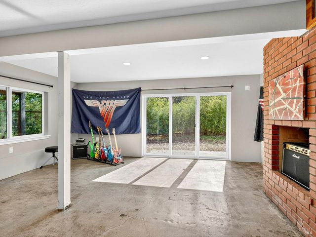 4894 Wagon Wheel Ln, Santa Rosa, CA 95409