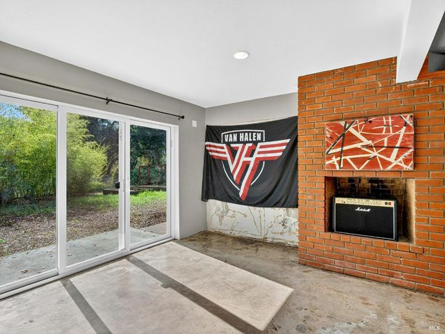 4894 Wagon Wheel Ln, Santa Rosa, CA 95409