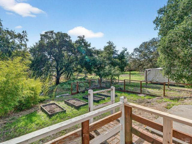 4894 Wagon Wheel Ln, Santa Rosa, CA 95409