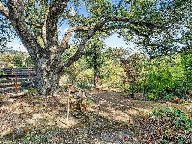 4894 Wagon Wheel Ln, Santa Rosa, CA 95409