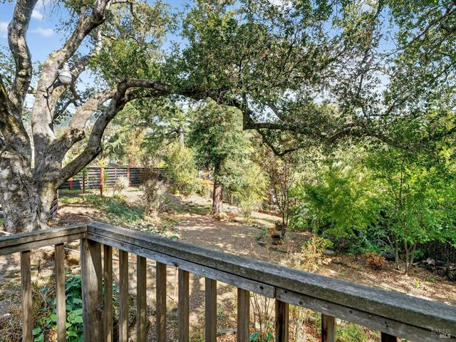4894 Wagon Wheel Ln, Santa Rosa, CA 95409