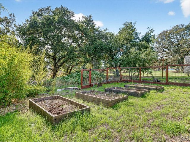 4894 Wagon Wheel Ln, Santa Rosa, CA 95409