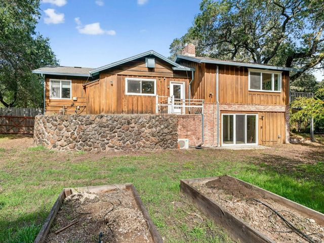 4894 Wagon Wheel Ln, Santa Rosa, CA 95409