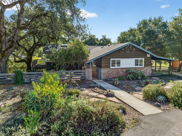 4894 Wagon Wheel Ln, Santa Rosa, CA 95409