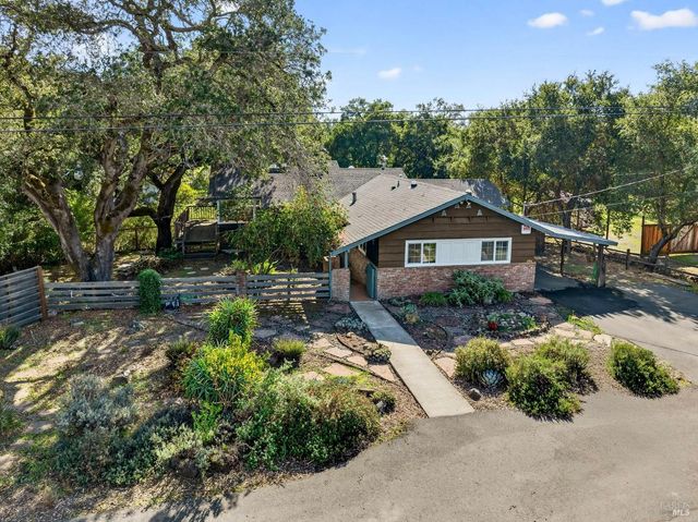4894 Wagon Wheel Ln, Santa Rosa, CA 95409