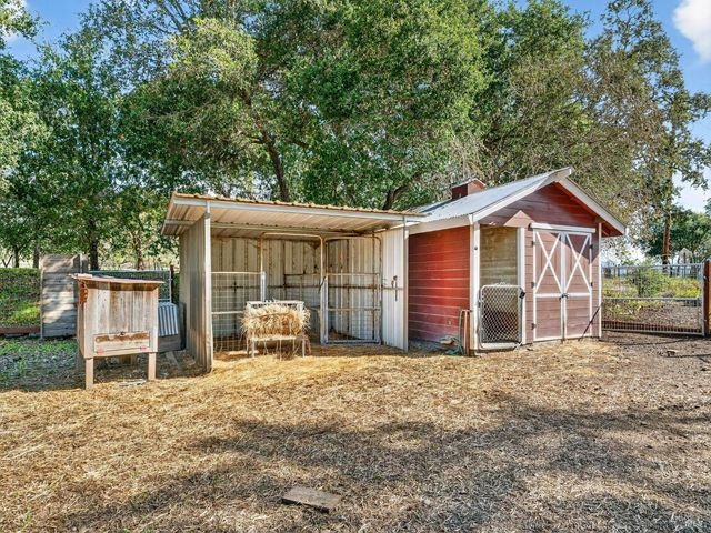 4894 Wagon Wheel Ln, Santa Rosa, CA 95409