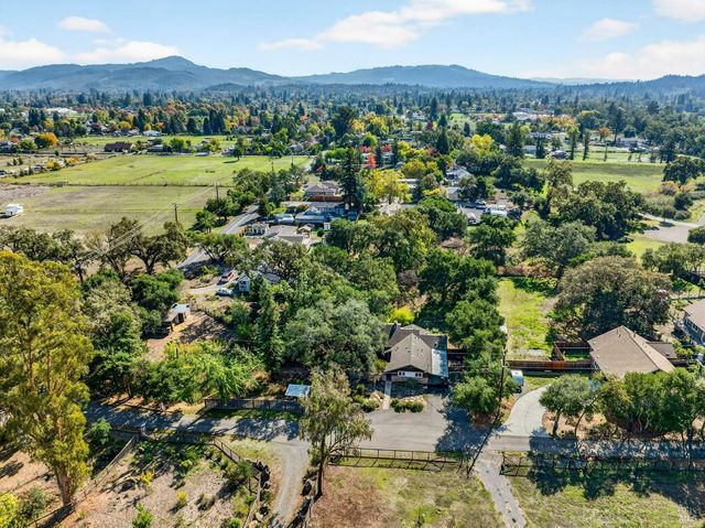 4894 Wagon Wheel Ln, Santa Rosa, CA 95409