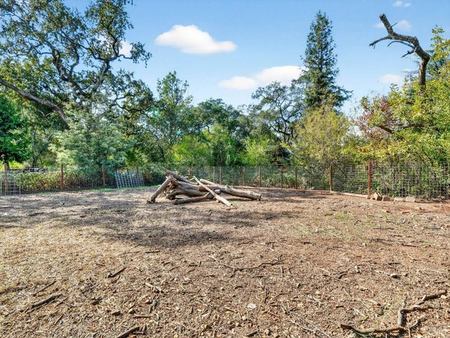 4894 Wagon Wheel Ln, Santa Rosa, CA 95409