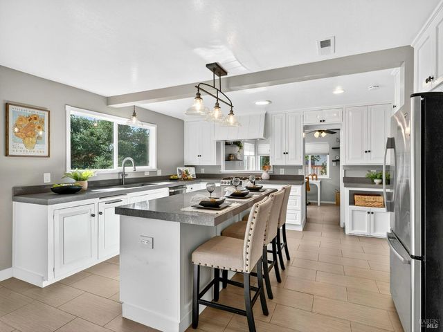 4894 Wagon Wheel Ln, Santa Rosa, CA 95409