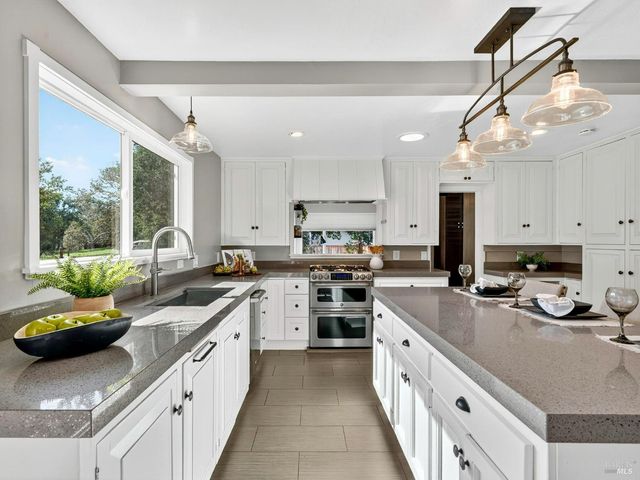 4894 Wagon Wheel Ln, Santa Rosa, CA 95409