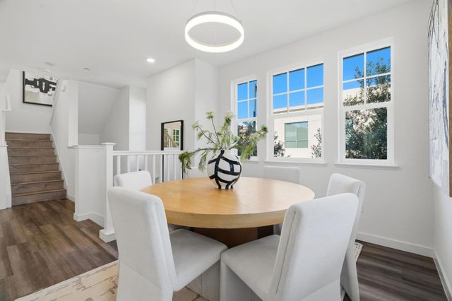 320 Circuit Way, Mountain View, CA 94043