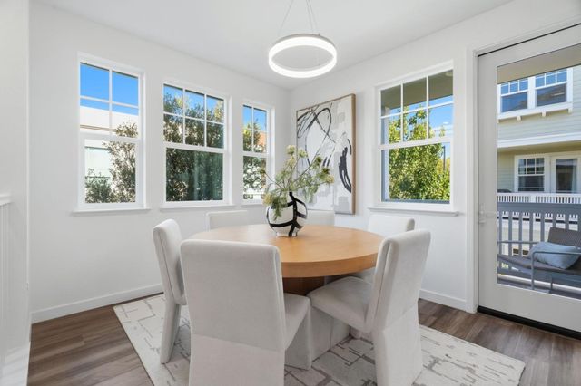 320 Circuit Way, Mountain View, CA 94043