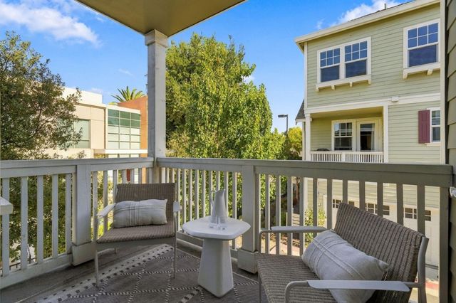 320 Circuit Way, Mountain View, CA 94043