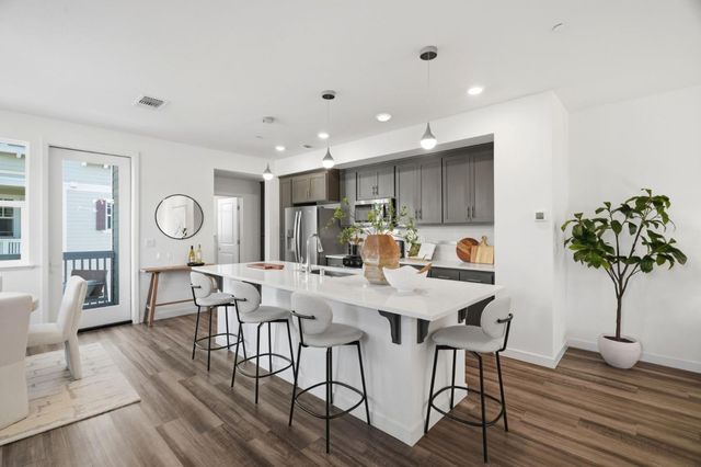 320 Circuit Way, Mountain View, CA 94043