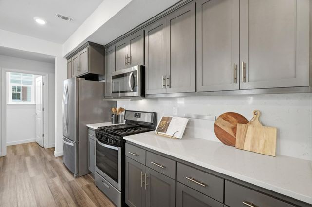 320 Circuit Way, Mountain View, CA 94043
