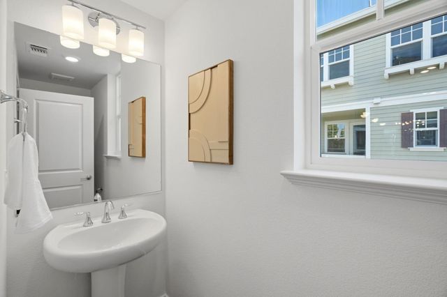 320 Circuit Way, Mountain View, CA 94043
