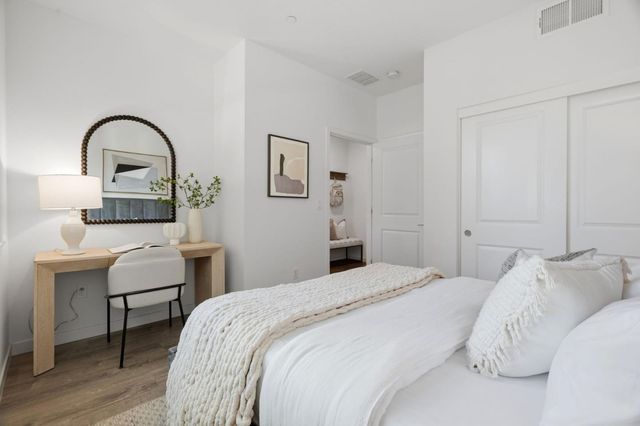 320 Circuit Way, Mountain View, CA 94043