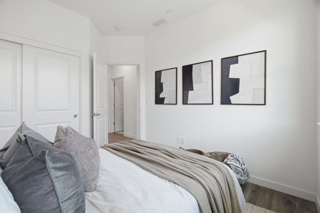 320 Circuit Way, Mountain View, CA 94043