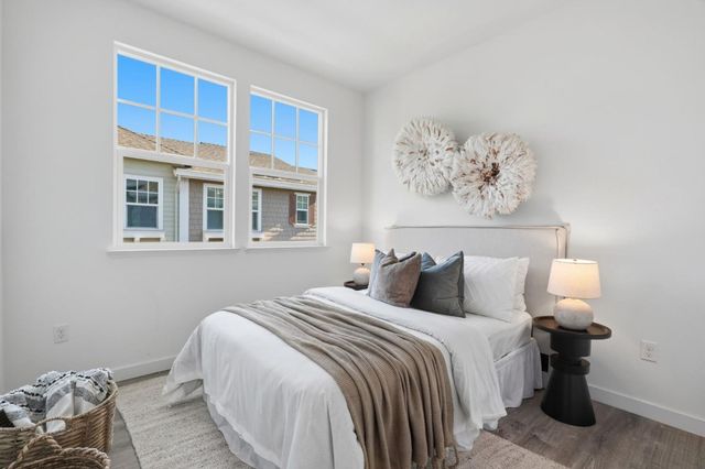 320 Circuit Way, Mountain View, CA 94043