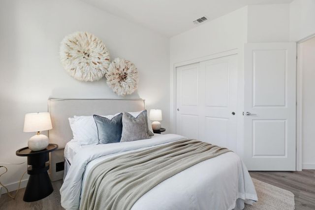 320 Circuit Way, Mountain View, CA 94043