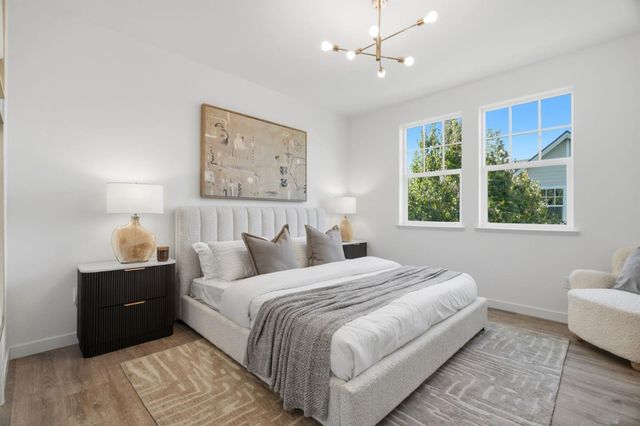 320 Circuit Way, Mountain View, CA 94043