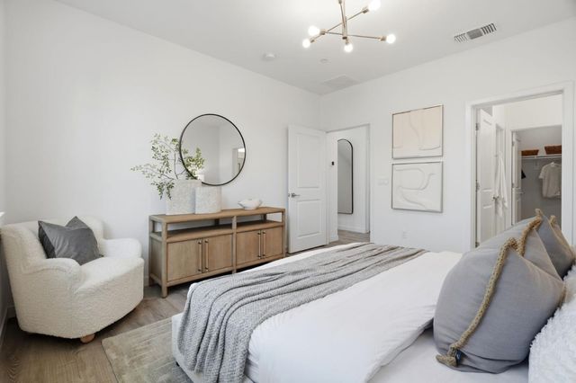 320 Circuit Way, Mountain View, CA 94043