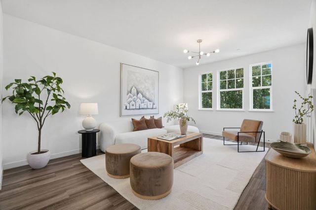 320 Circuit Way, Mountain View, CA 94043