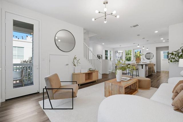 320 Circuit Way, Mountain View, CA 94043
