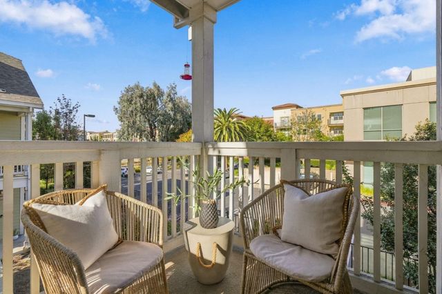 320 Circuit Way, Mountain View, CA 94043