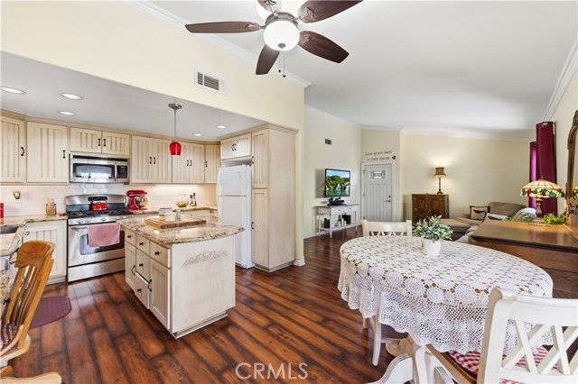 28919 Sam, Canyon Country (santa Clarita), CA 91387