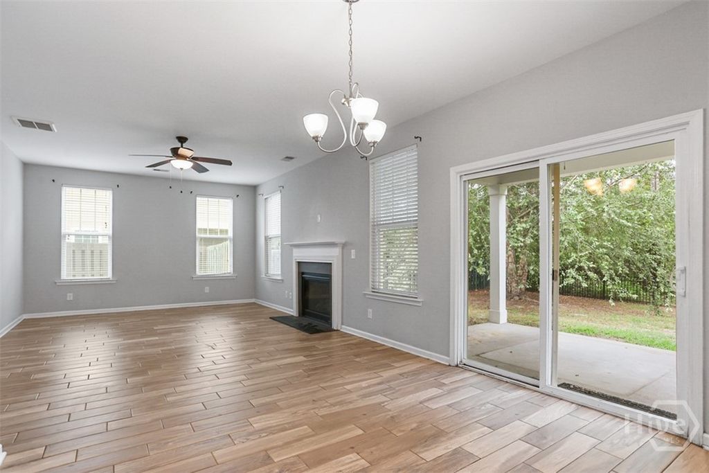 Image 12 of property listing at 2688 Garden Hills Loop, Richmond Hill, GA 31324