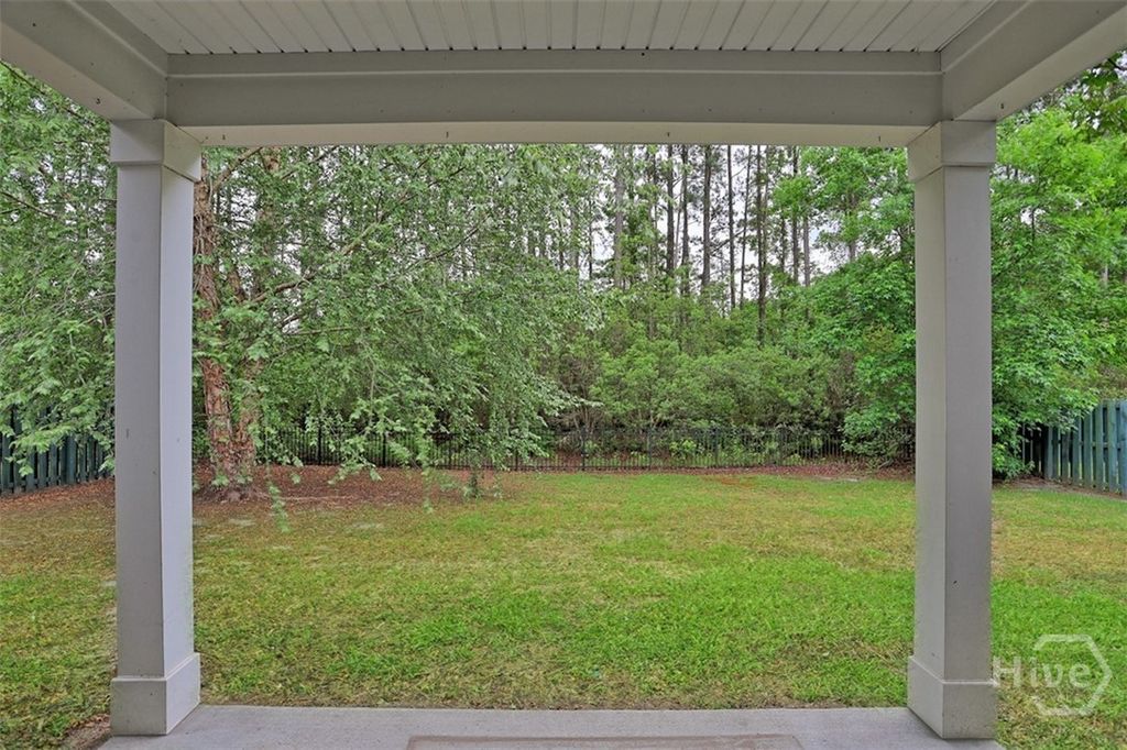 Image 13 of property listing at 2688 Garden Hills Loop, Richmond Hill, GA 31324