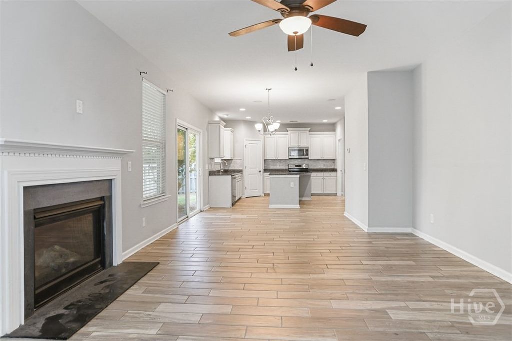 Image 15 of property listing at 2688 Garden Hills Loop, Richmond Hill, GA 31324
