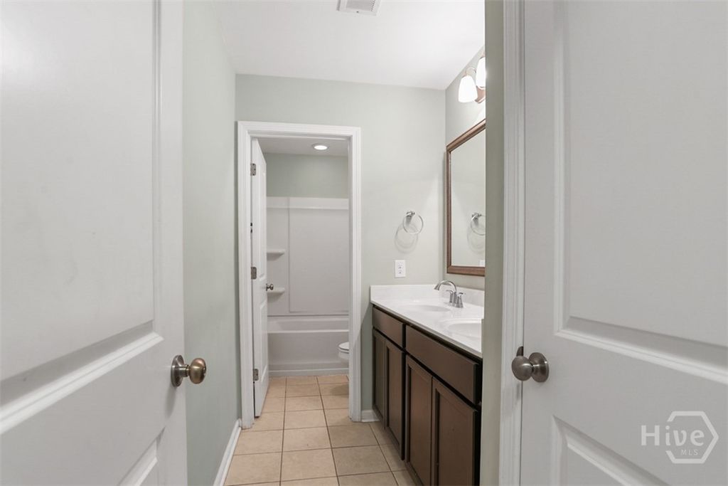Image 22 of property listing at 2688 Garden Hills Loop, Richmond Hill, GA 31324