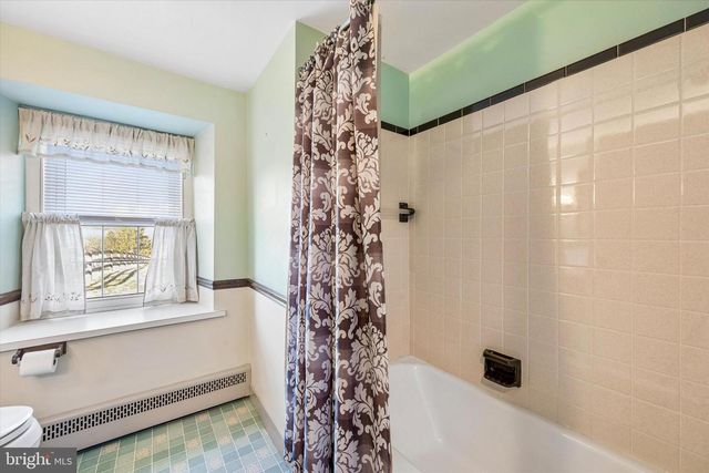 2204 HARMONYVILLE RD, Elverson, PA 19520