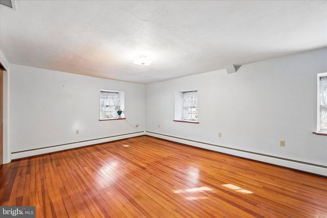 2204 HARMONYVILLE RD, Elverson, PA 19520