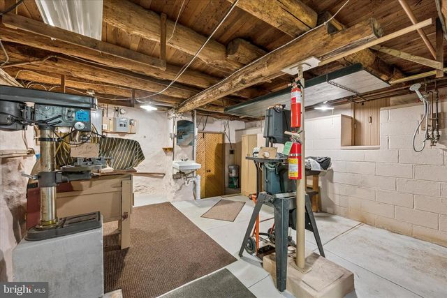 2204 HARMONYVILLE RD, Elverson, PA 19520