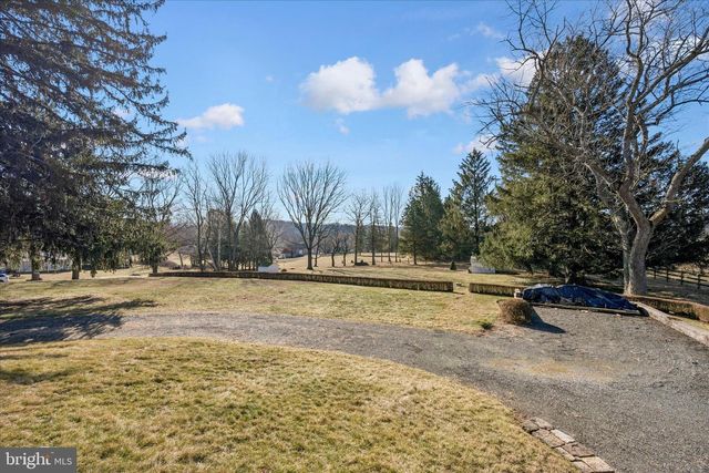 2204 HARMONYVILLE RD, Elverson, PA 19520